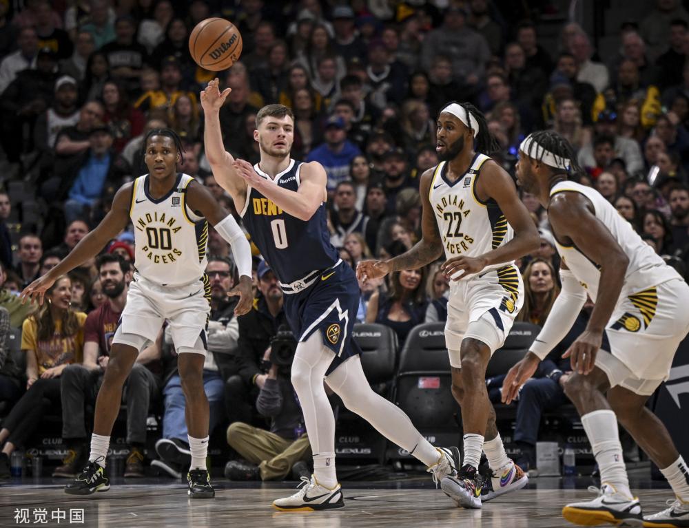 加上穩健的 加上穩健的