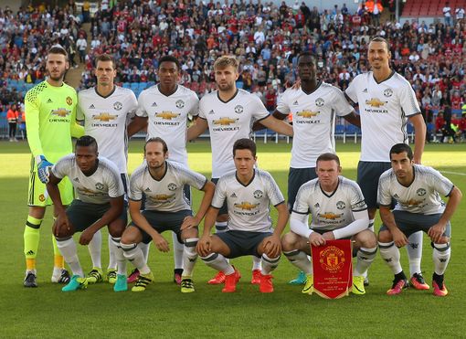 迷湧入球場 迷湧入球場